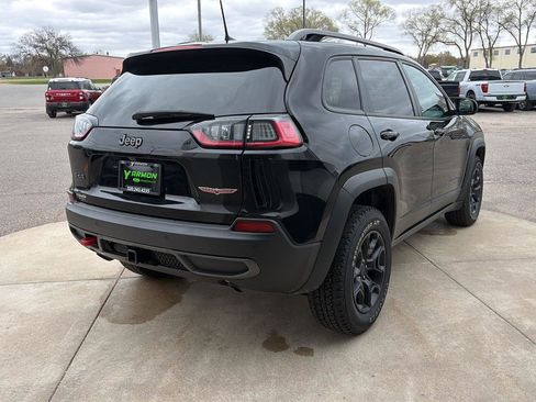 Used 2020 Jeep Cherokee Trailhawk AWD/4WD image 5