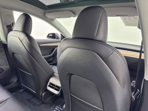 Used 2022 Tesla Model 3 image 37
