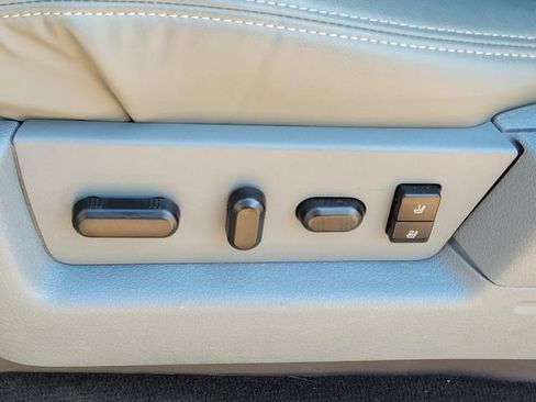Used 2014 Ford F150 Lariat w/ Equipment Group 502A Luxury RWD image 16