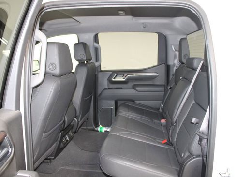 Used 2025 GMC Sierra 1500 SLT image 19