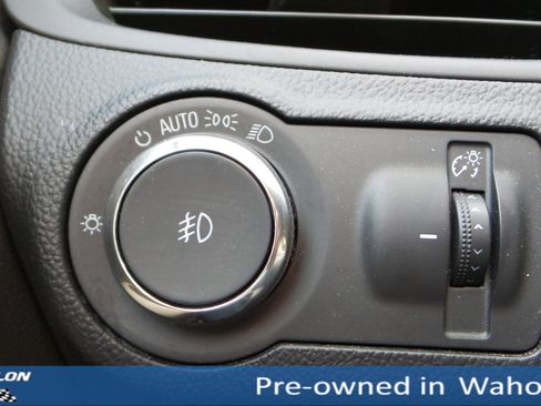 Used 2019 Buick Envision Essence image 12