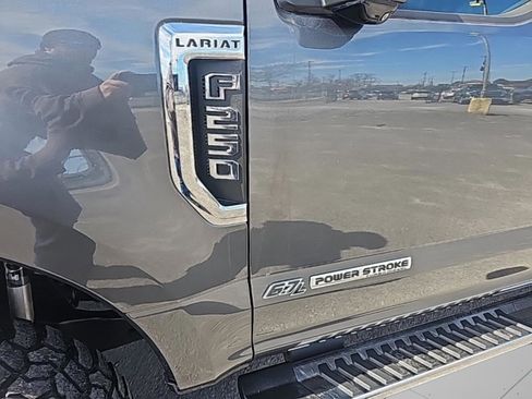 Used 2019 Ford F250 Lariat w/ Lariat Ultimate Package image 31