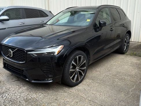 Used 2023 Volvo XC60 B5 Plus w/ Climate Package FWD image 1