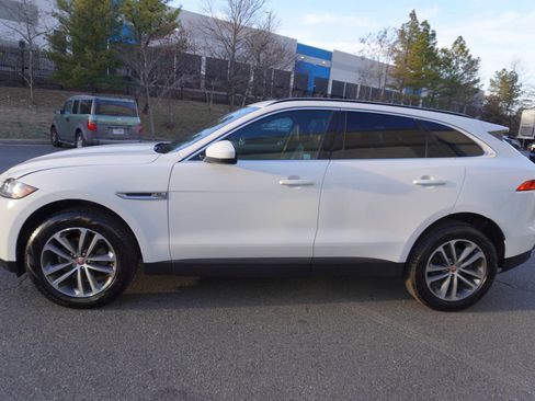 Used 2020 Jaguar F-PACE Premium image 4