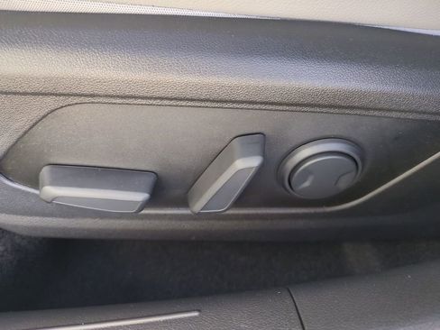 New 2026 Hyundai Elantra Limited image 21