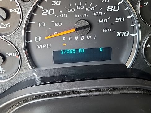Used 2025 Chevrolet Express 3500 LT w/ LT Preferred Equipment Group RWD image 20