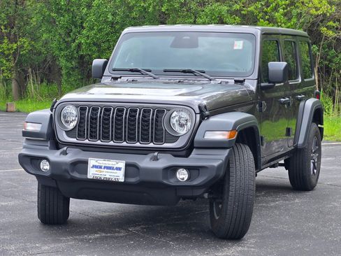 Used 2025 Jeep Wrangler Unlimited Sport AWD/4WD image 5