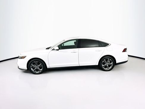 Used 2023 Honda Accord EX image 4