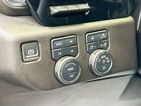 Used 2024 Chevrolet Silverado 1500 High Country w/ Midnight Edition image 10