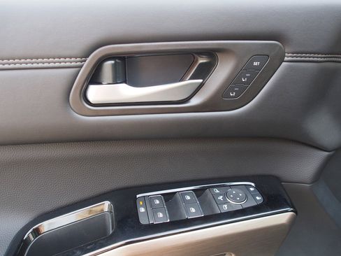 New 2025 Nissan Pathfinder Platinum image 19