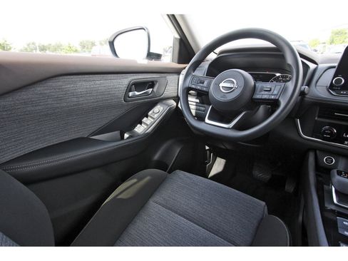Certified 2023 Nissan Rogue SV FWD image 11