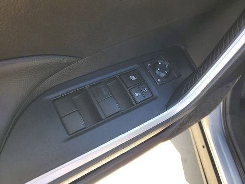 Used 2025 Toyota RAV4 LE AWD/4WD image 15