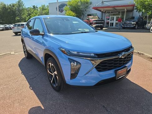 Used 2024 Chevrolet Trax RS FWD image 7