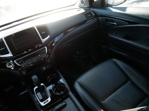 Certified 2018 Honda Ridgeline RTL-E image 11