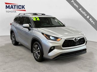 Used 2022 Toyota Highlander XLE video 1