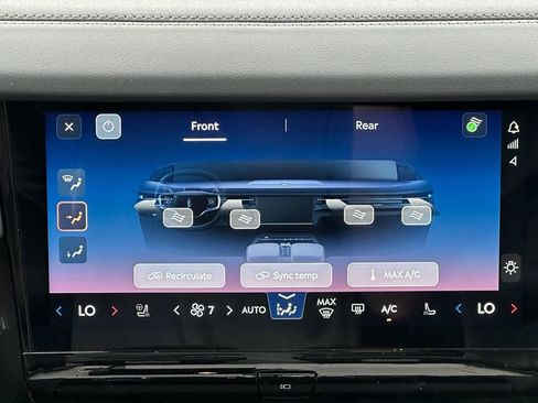New 2026 Lincoln Navigator Reserve w/ Jet Appearance Package AWD/4WD image 13