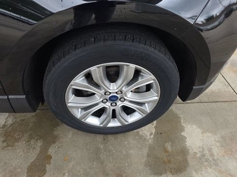 Used 2019 Ford Edge Titanium AWD/4WD image 45