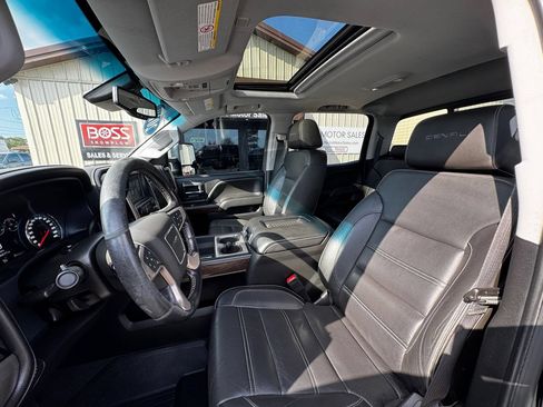 Used 2019 GMC Sierra 2500 Denali AWD/4WD image 3