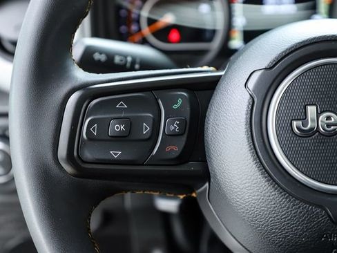 Used 2024 Jeep Gladiator Willys image 25