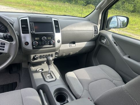 Used 2020 Nissan Frontier SV AWD/4WD image 6