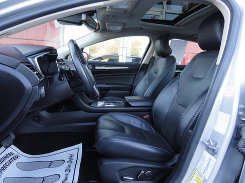 Used 2019 Ford Fusion Titanium image 12