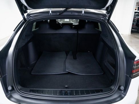 Used 2025 Tesla Model X image 8