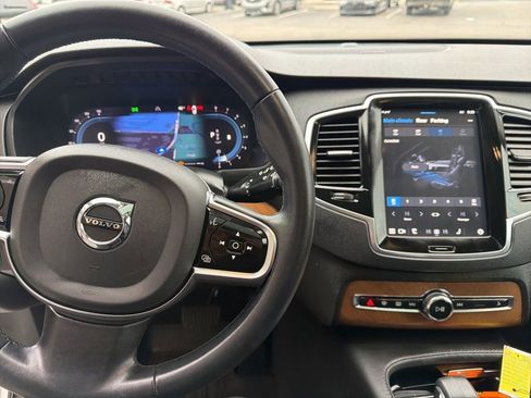 Certified 2023 Volvo XC90 B5 Plus w/ Protection Package Premier image 9