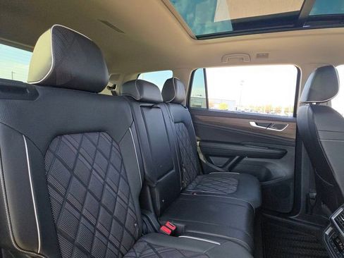 Used 2025 Volkswagen Atlas SEL Premium R-Line image 14