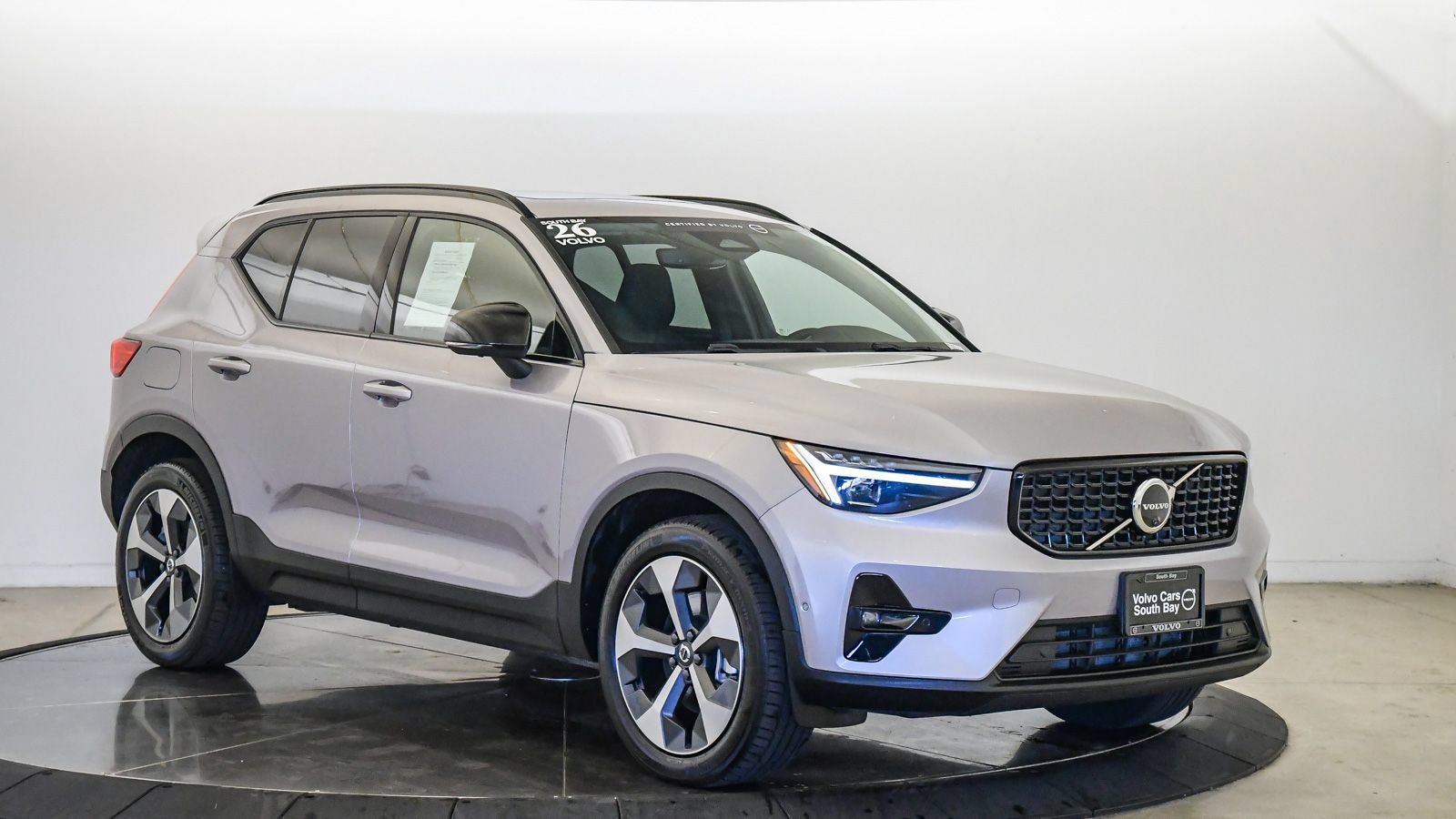Certified 2026 Volvo XC40 B5 Plus AWD/4WD image 6