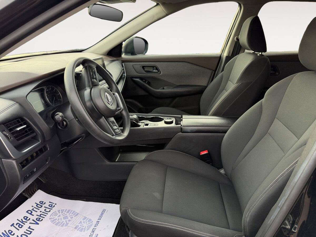 Used 2023 Nissan Rogue S AWD/4WD image 9