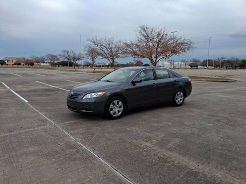 Used 2007 Toyota Camry LE image 2