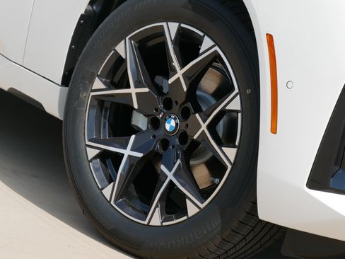 New 2026 BMW X3 xDrive30i w/ M Sport Package AWD/4WD image 10
