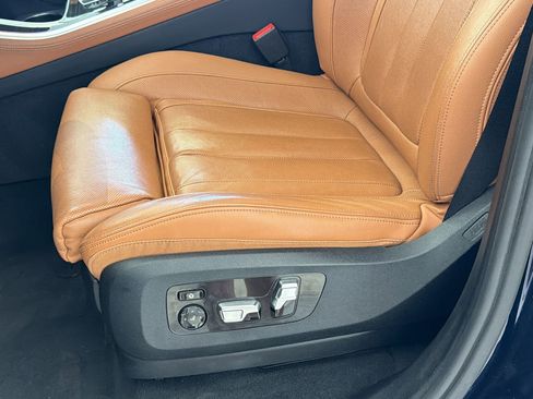 Used 2019 BMW X5 xDrive50i w/ M Sport Package AWD/4WD image 14