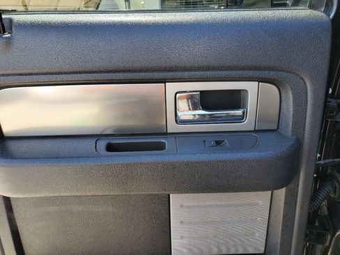Used 2014 Ford F150 FX4 w/ Equipment Group 402A Luxury AWD/4WD image 32