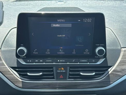 Used 2025 Nissan Altima 2.5 SV FWD image 21