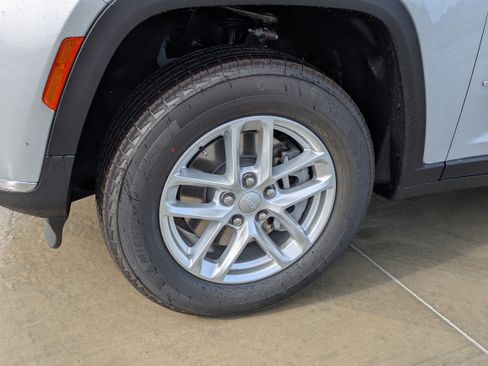 New 2026 Jeep Grand Cherokee L Laredo RWD image 7