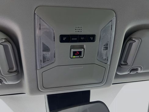 Used 2025 Toyota RAV4 XLE image 21