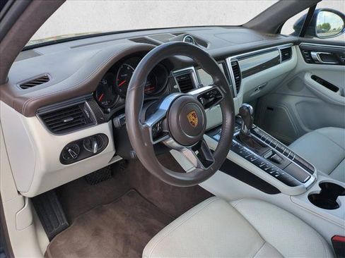 Used 2016 Porsche Macan Turbo AWD/4WD image 10