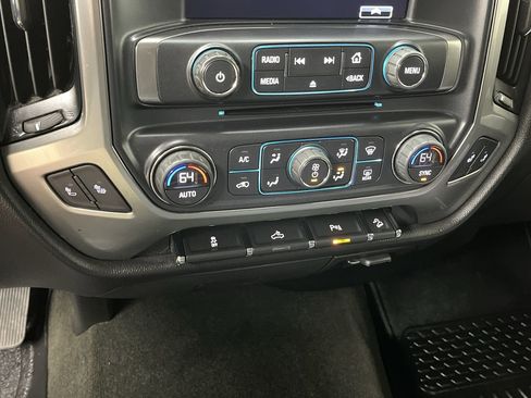 Used 2017 Chevrolet Silverado 1500 LT w/ Midnight Edition AWD/4WD image 19