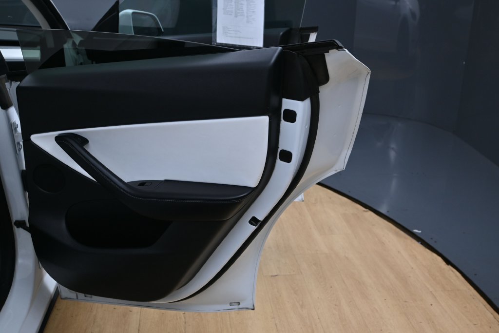 Used 2022 Tesla Model Y Performance AWD/4WD image 29