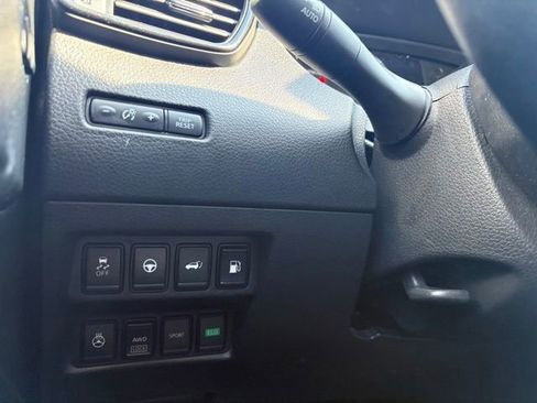 Used 2020 Nissan Rogue S AWD/4WD image 21