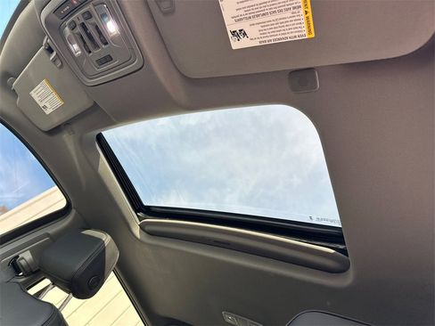 Used 2024 GMC Sierra 1500 Denali image 33