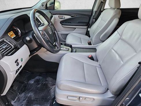Used 2017 Honda Pilot Touring image 17