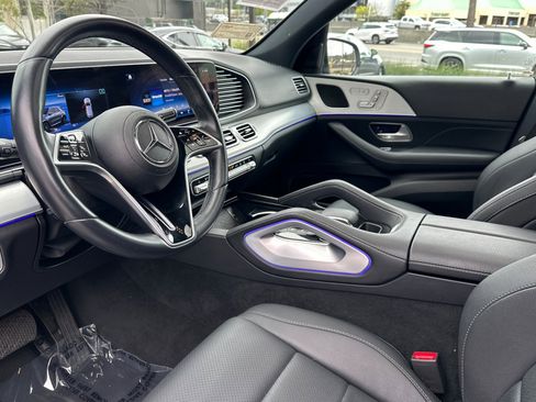 Used 2024 Mercedes-Benz GLE 450e 4MATIC image 4