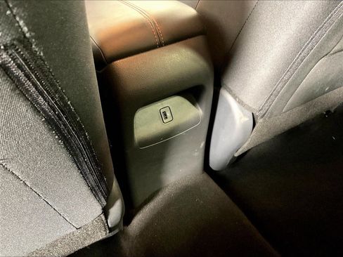 Used 2024 Nissan Sentra SR FWD image 11