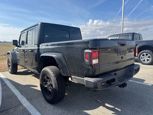 Used 2025 Jeep Gladiator Sport image 6