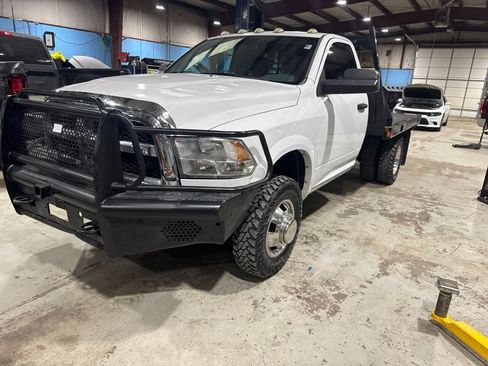 Used 2016 RAM 3500 Tradesman w/ Chrome Appearance Group AWD/4WD image 2