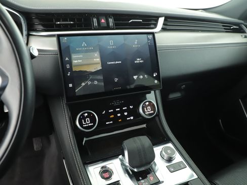 Used 2025 Jaguar F-PACE R-Dynamic S AWD/4WD image 11