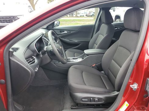 Used 2025 Chevrolet Malibu LT image 5