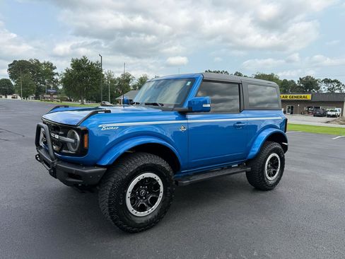 Used 2022 Ford Bronco Outer Banks w/ Sasquatch Package AWD/4WD image 2